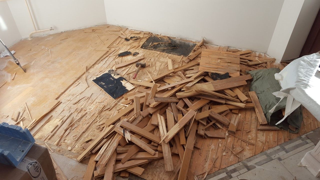 Pagtanggal ng lumang patong