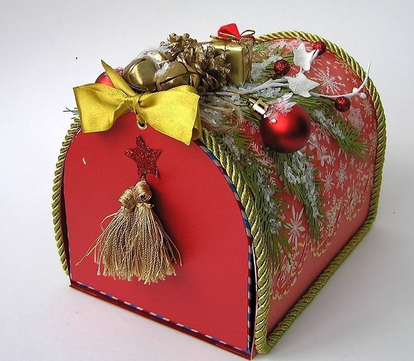 DIY New Year's chest