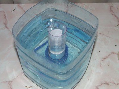 DIY Christmas tree stand with water