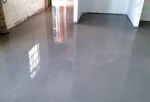 How long does it take for a self-leveling floor under linoleum to dry?