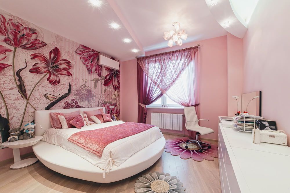 Features of bedroom design in pink.