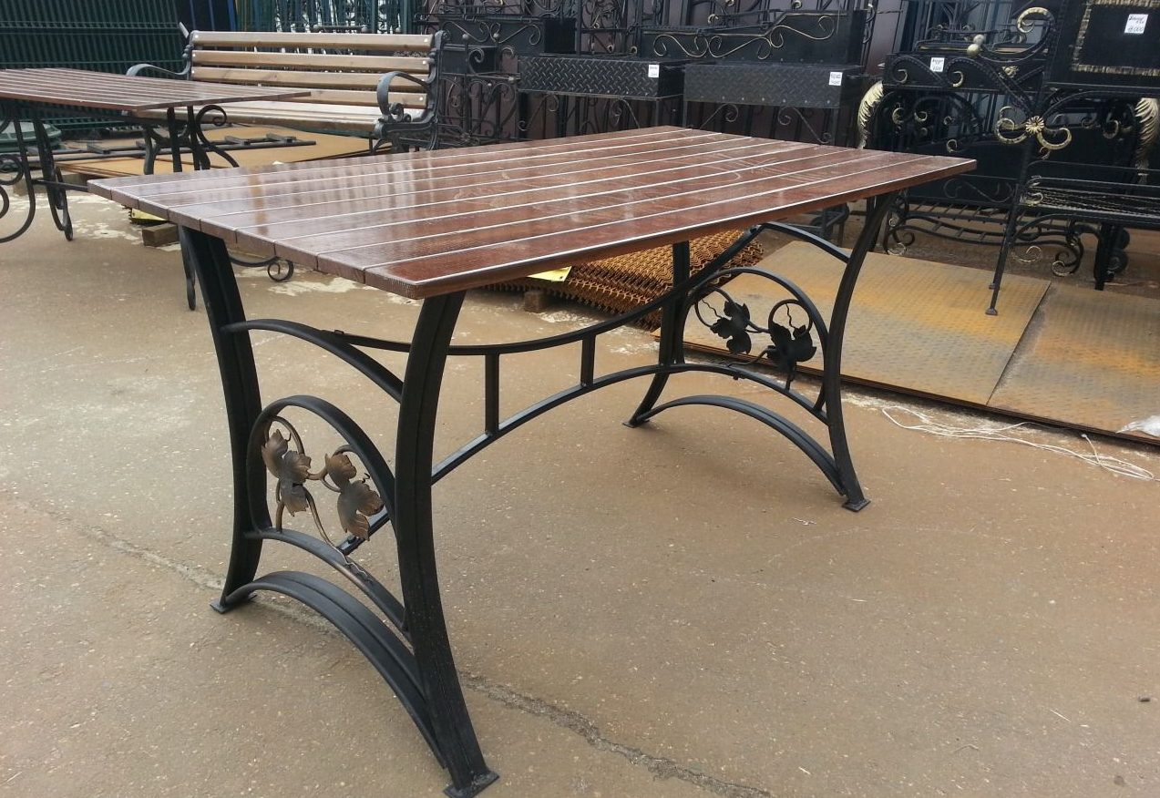 DIY table made from profile pipes.