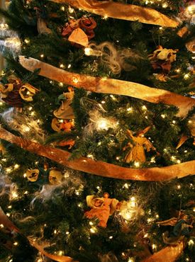 DECORATING THE TREE WITH Ribbons