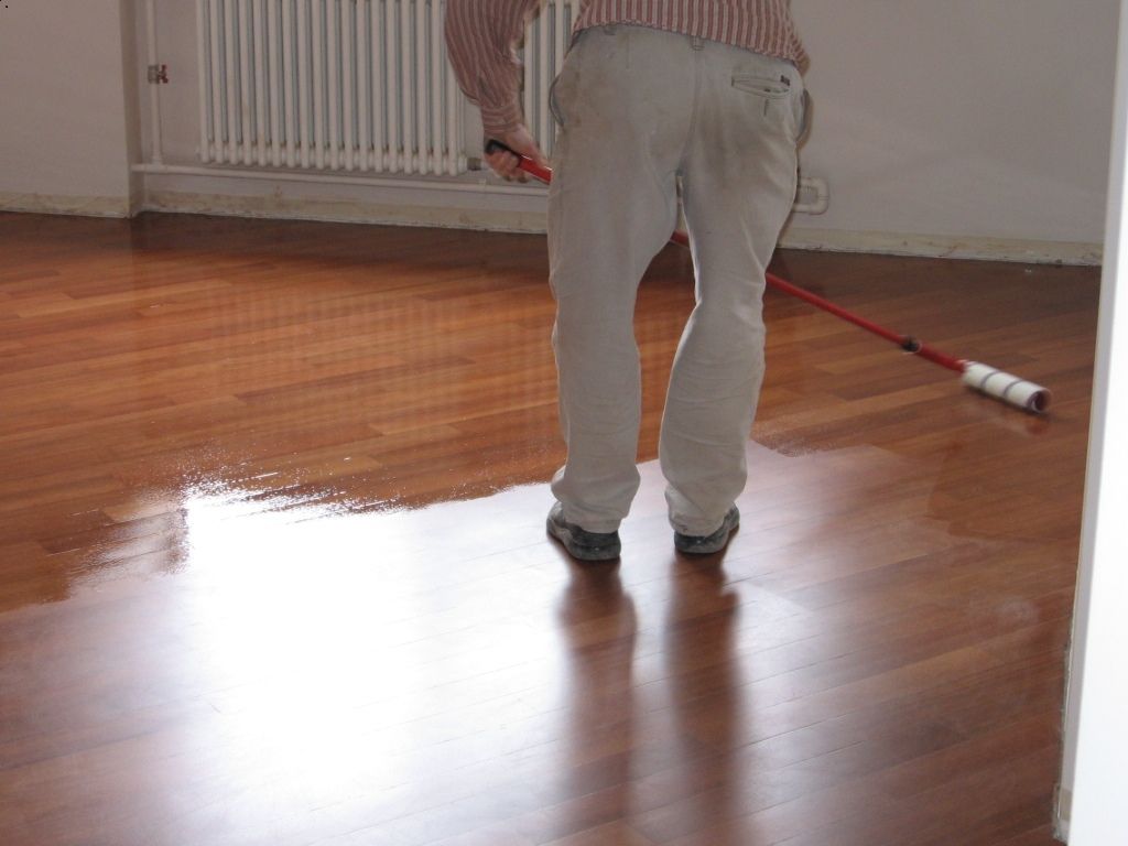 Protecting laminate flooring from water
