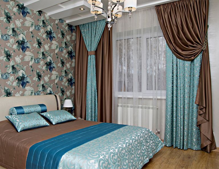 Turquoise curtains in the bedroom