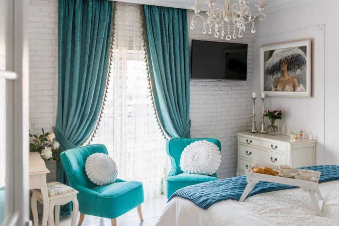 Turquoise curtains in the bedroom