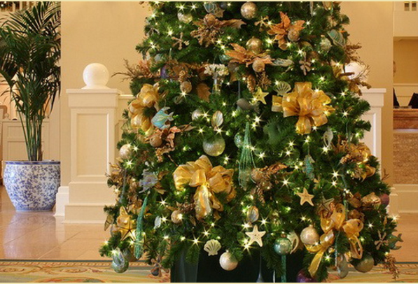 Christmas tree in gold.