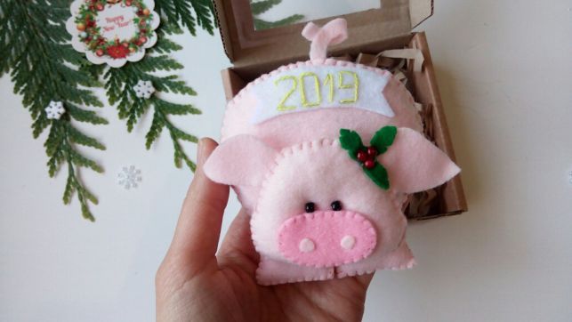 Pig made from felt for a Christmas tree