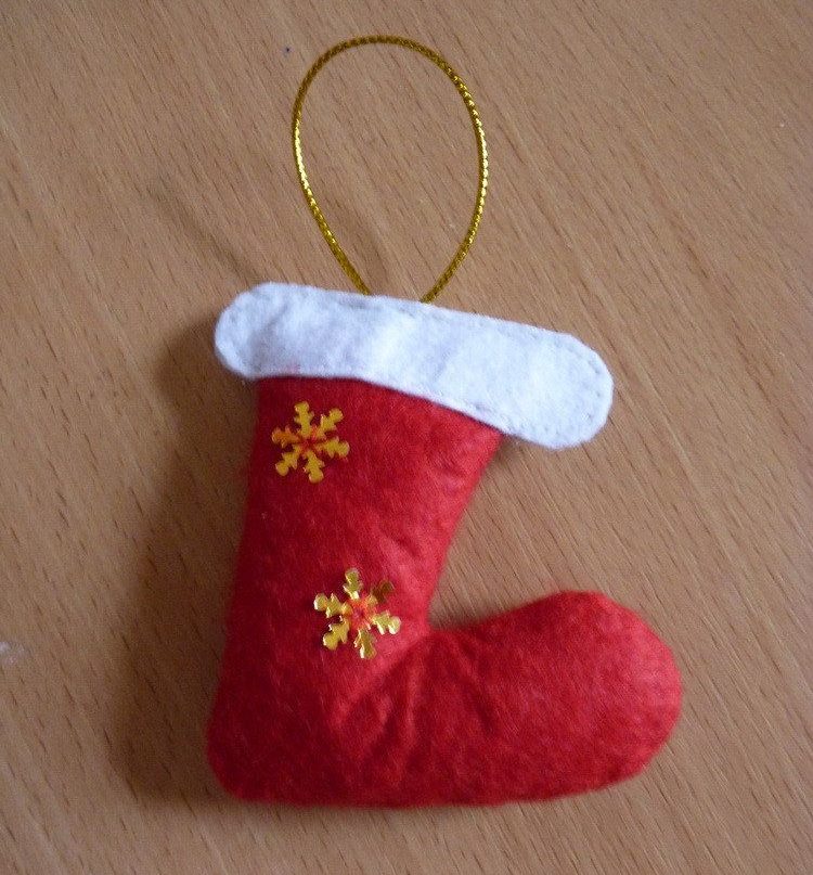 Felt felt boots for a Christmas tree