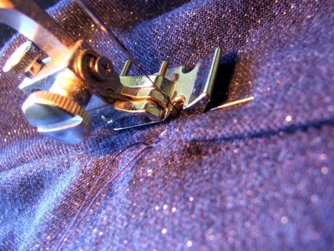 Thread tension in a sewing machine