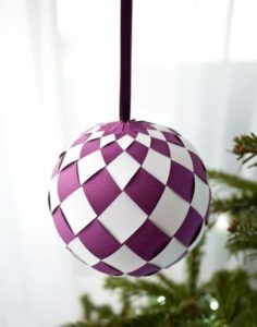 Christmas tree balls made of paper