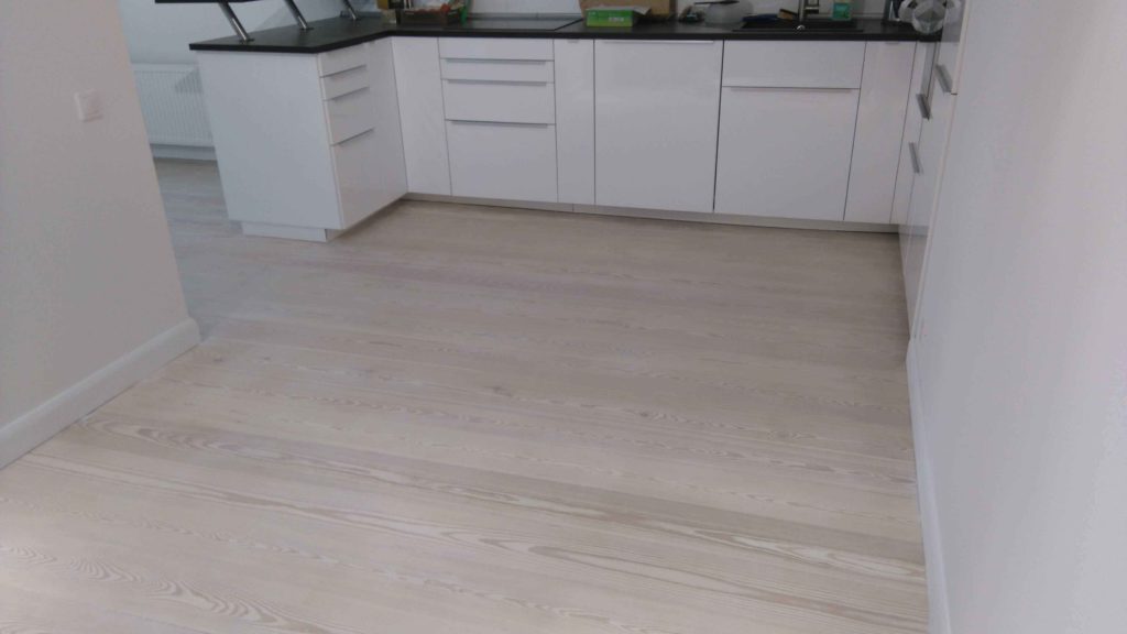 Whitening parquet