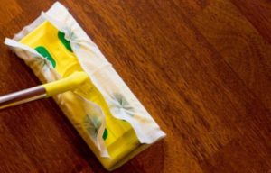 How to wash laminate flooring to avoid streaks.