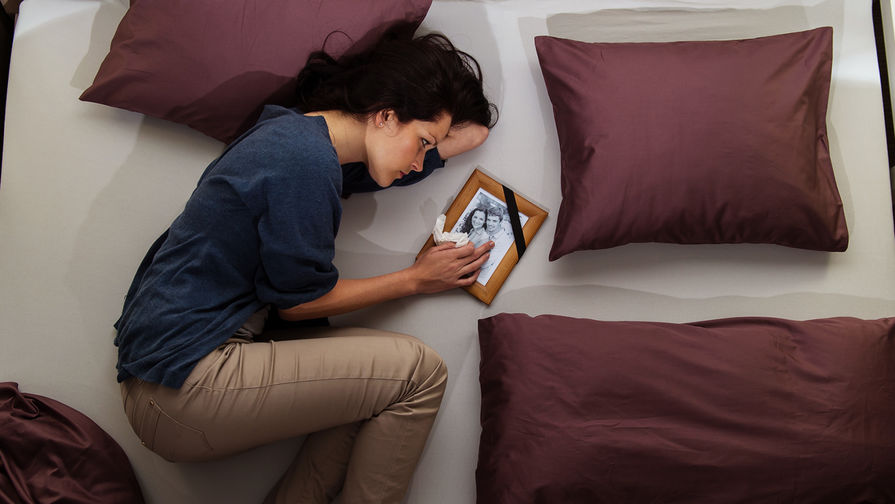 Is it possible to sleep on the bed of a deceased person?