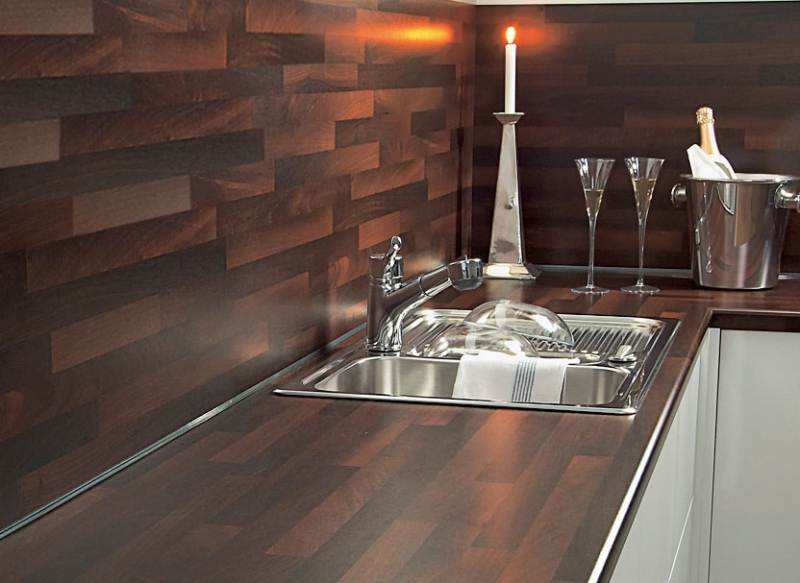 Kitchen apron made of laminate.