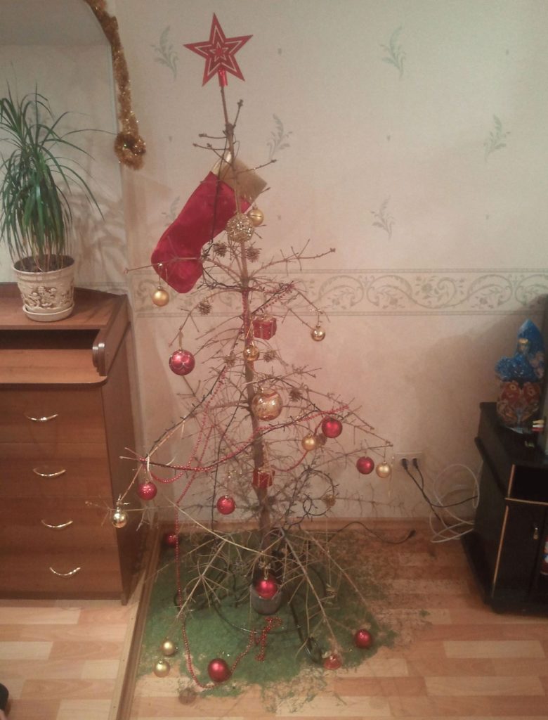 Why is the Christmas tree difficult to remove?