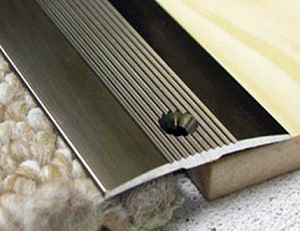 Connecting carpet using strips.