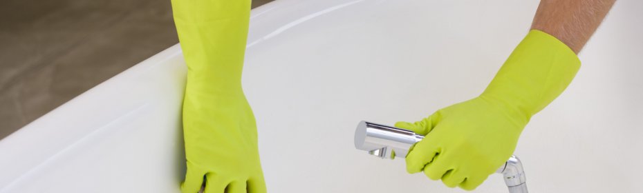 Bathtub cleaning