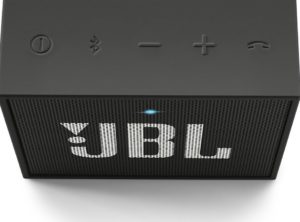 Paano i-reboot ang isang jbl speaker