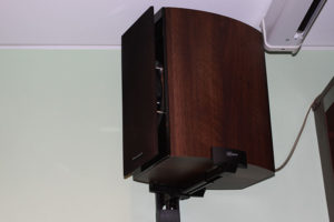 How to hang speakers on the wall