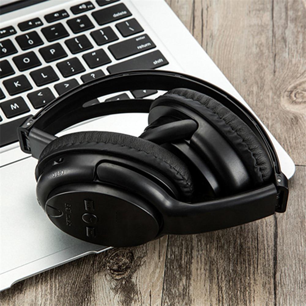 connecting headphones to laptop