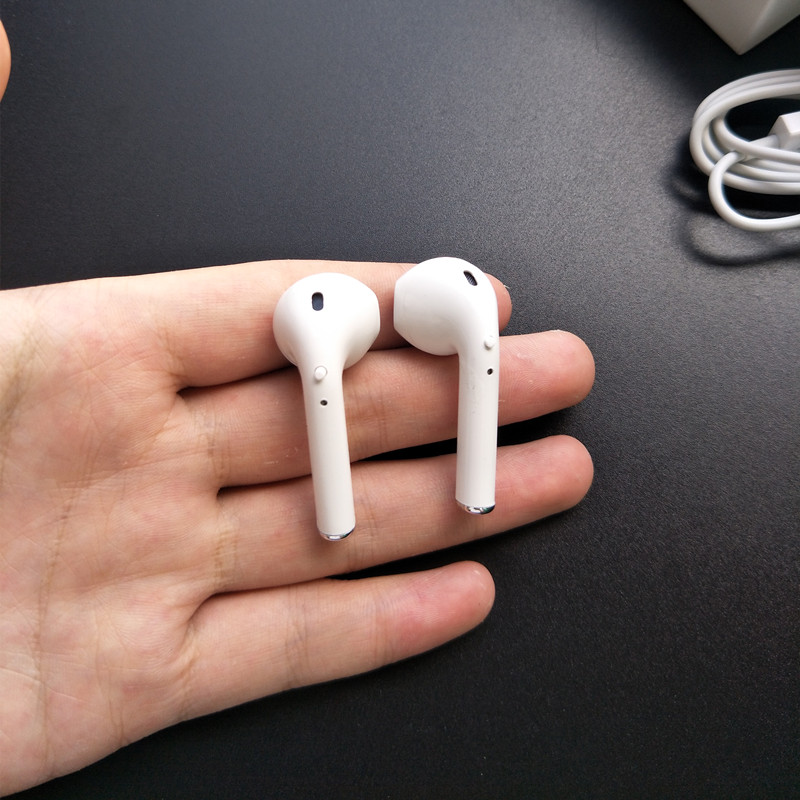 The wireless earphone has failed.