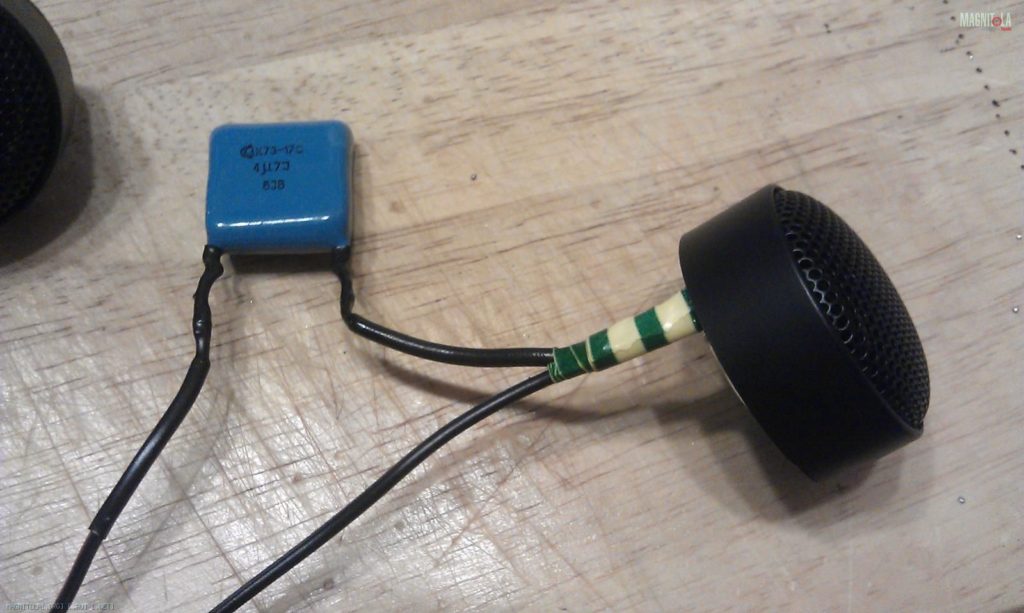 Connecting the tweeter.