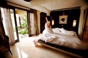 how should the bed be positioned?