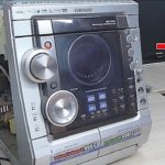 how to connect a flash drive to a music center