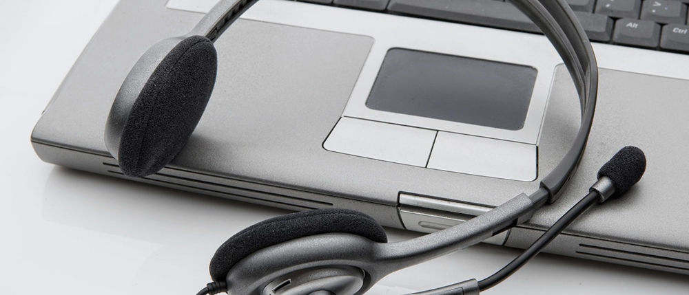 The laptop does not recognize the microphone from the headphones