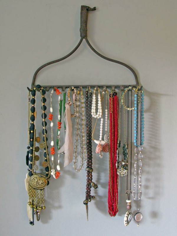 Hanger for storing jewelry.