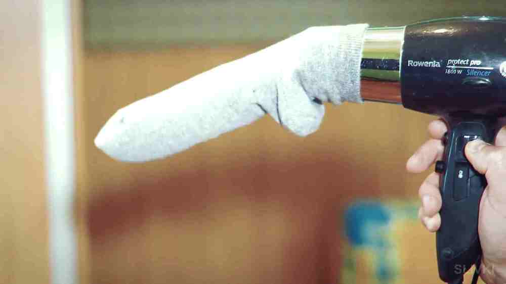 Socks and similar items dry very quickly when exposed to hot air.