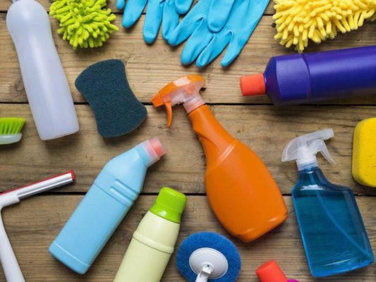Household chemicals that can only be handled with gloves