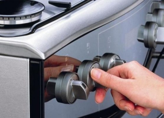 How to clean stove handles from grease without erasing the inscriptions