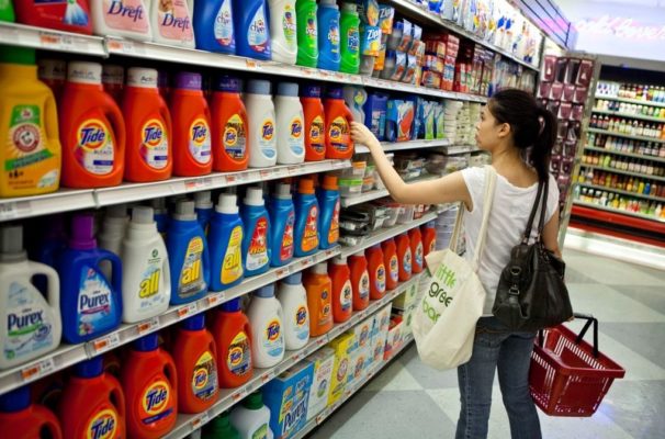 Household chemicals that can only be handled with gloves