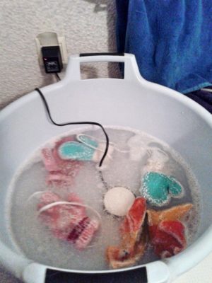 What stains an ultrasonic washing machine can and cannot handle?