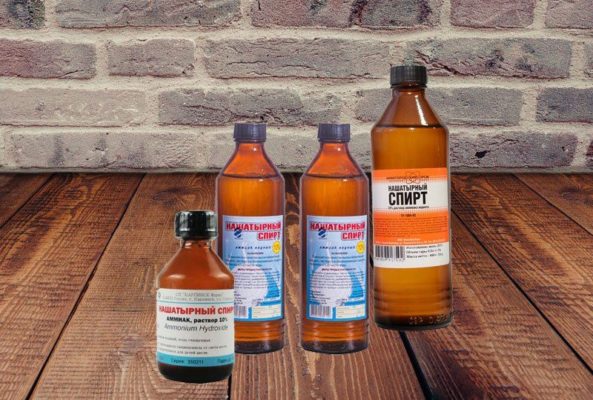 How to clean stove handles from grease without erasing the inscriptions