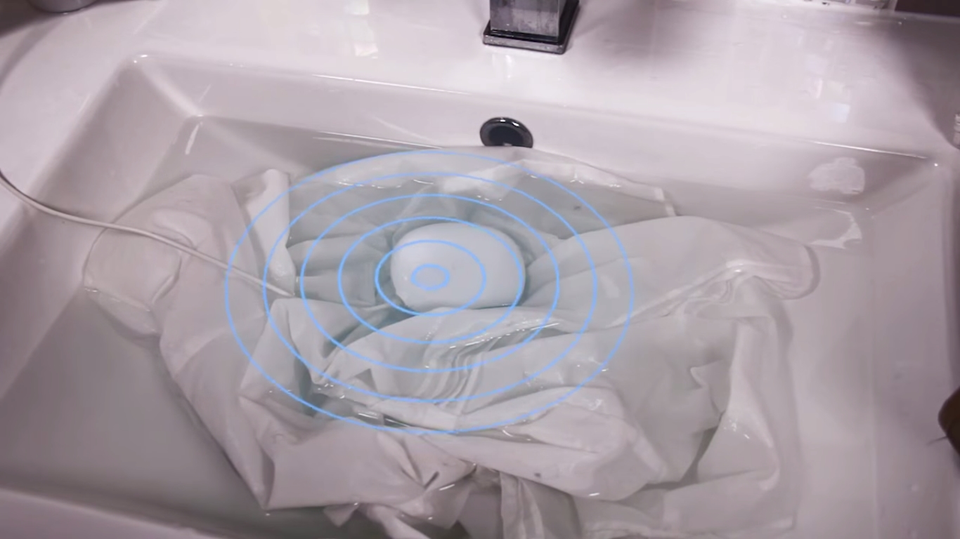 What stains an ultrasonic washing machine can and cannot handle?