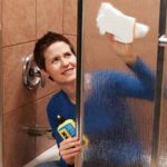 How to clean a shower stall from soap stains and limescale deposits