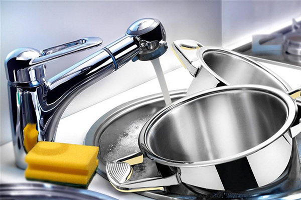 How to properly wash dishes in cold water?