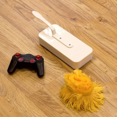 A new invention of the Japanese - a radio-controlled mop