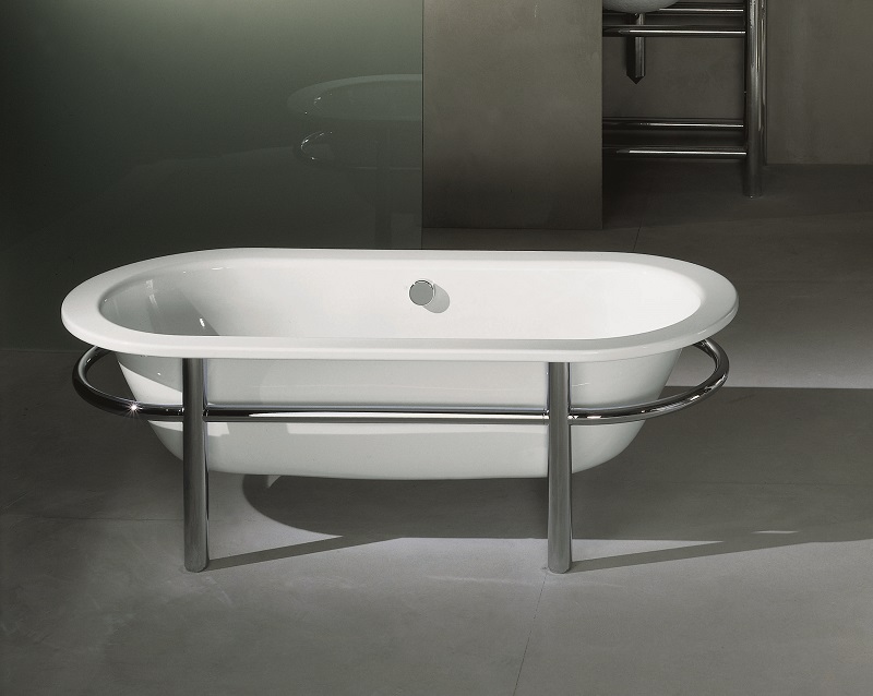 bathtub with frame