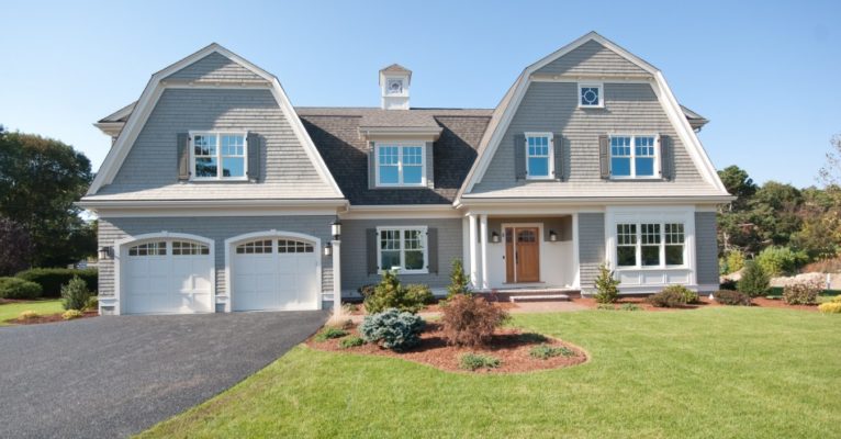 Why don't people build brick houses in America?