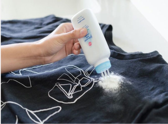 TOP 17 unexpected life hacks for using baby powder in the country and at home