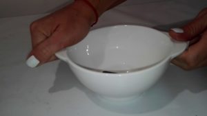 Broth bowl or plate: which is better for the former?