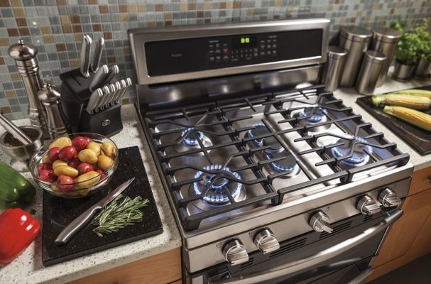 What is the gas consumption of a gas stove per hour?