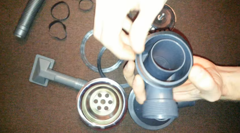 We put a gasket on the thread.