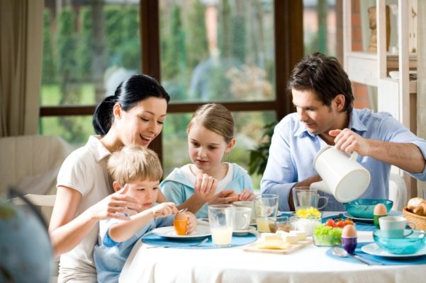 Dishes in the family: is it common or does everyone have their own?