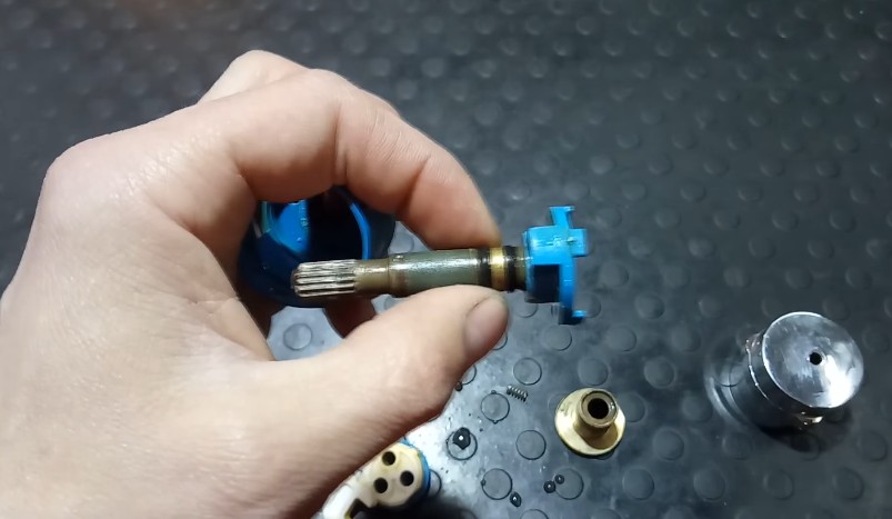 Removing the old cartridge.