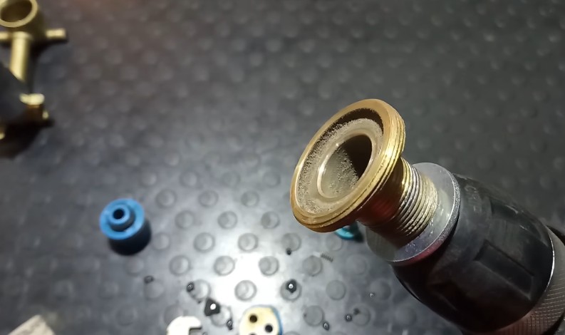 Removing the old cartridge.